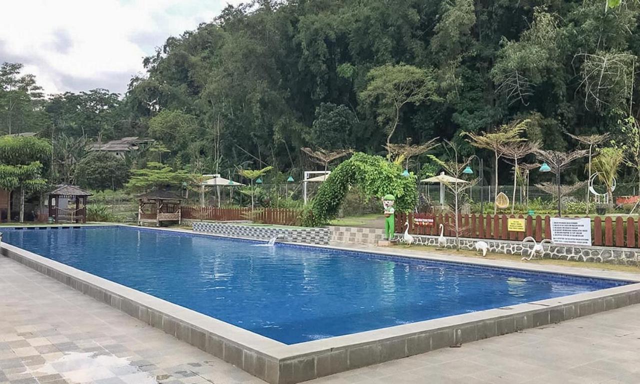 Reddoorz Near Wisata Paribendo Lawang Ξενοδοχείο Εξωτερικό φωτογραφία